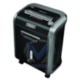 Destructeur Powershred® 225Ci Coupe croiséeCoupe croisée, détruit 22 à 24 feuilles par passageparticules de 4 x 38 mm (Niveau de sécurité DIN P-4)Technologie SilentShred™ réduit les désagréments sonores dans les espaces partagésTechnologie exclusi F4622001